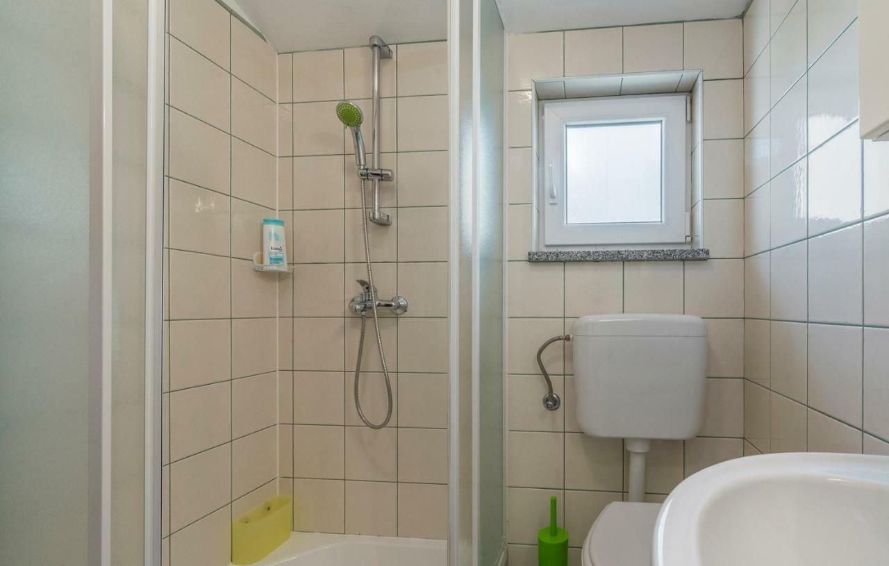 Apartment Green With Balcony Nova Vas  Exterior photo