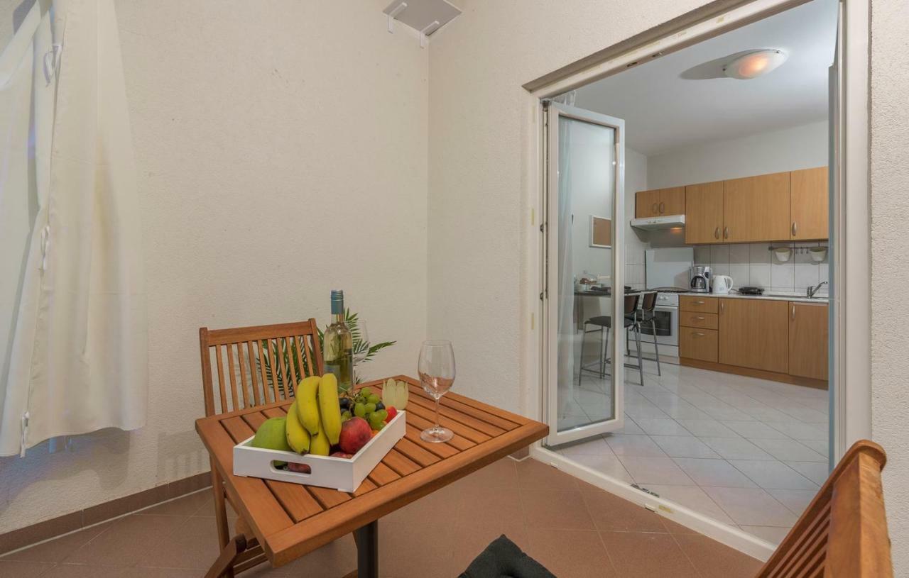 Apartment Green With Balcony Nova Vas  Exterior photo