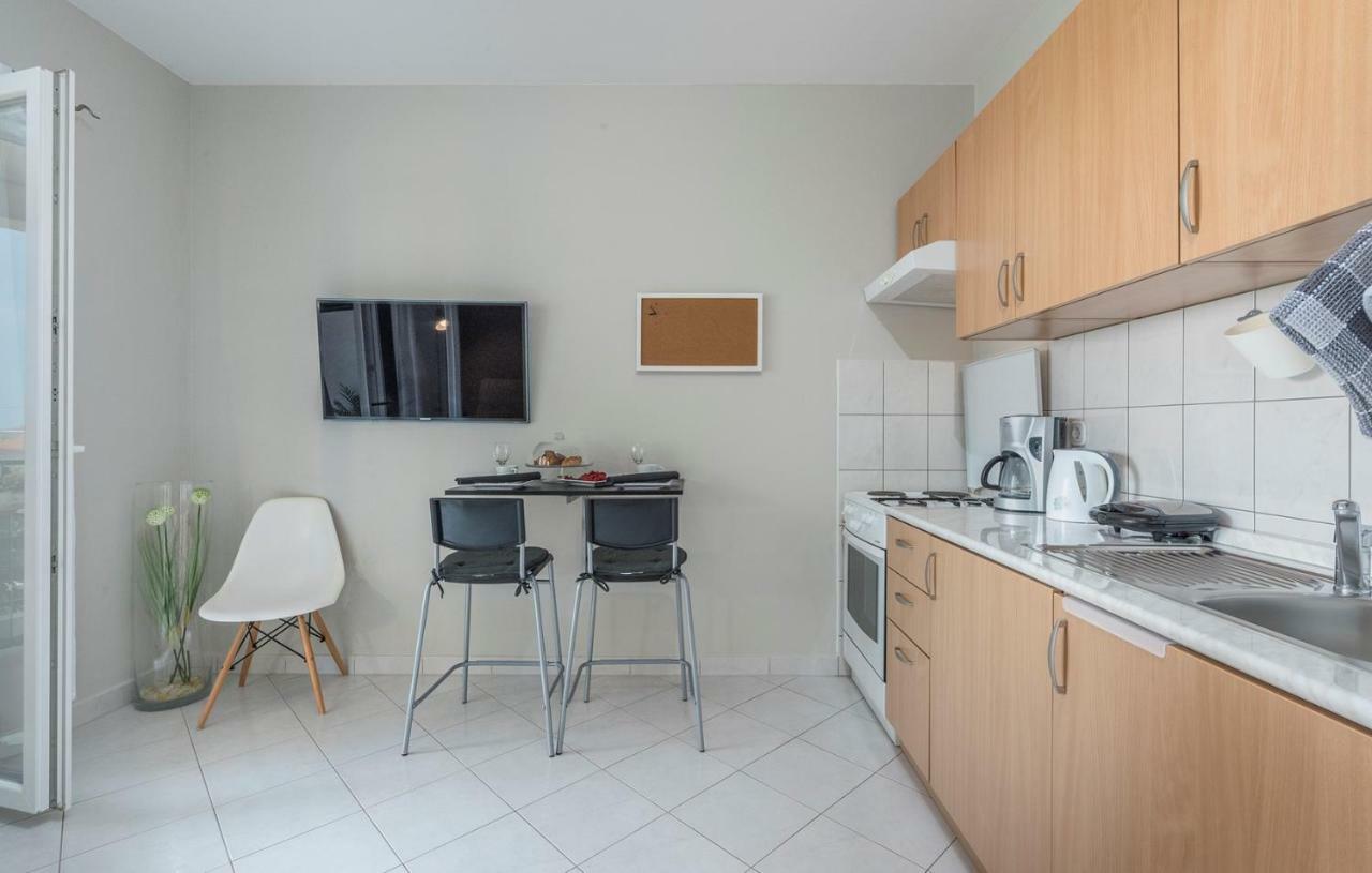 Apartment Green With Balcony Nova Vas  Exterior photo