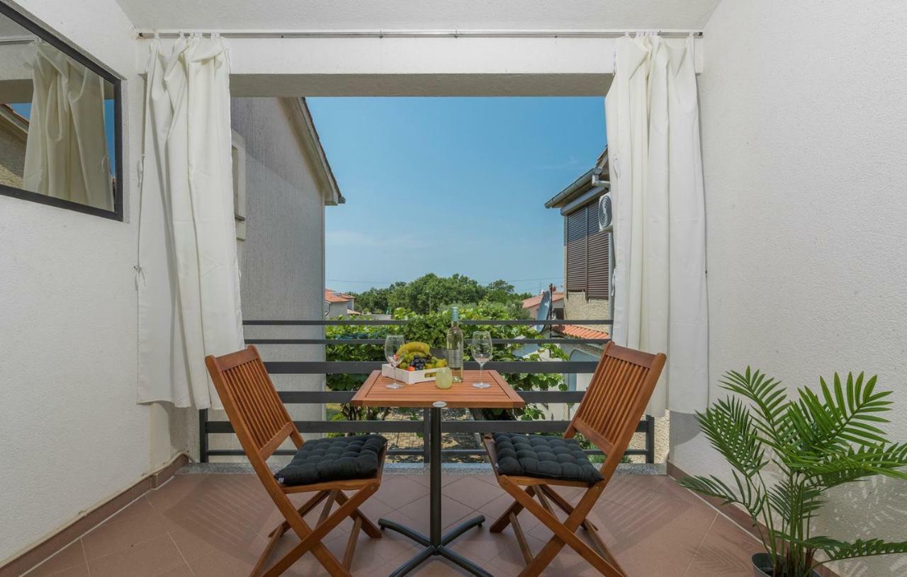 Apartment Green With Balcony Nova Vas  Exterior photo